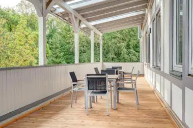 Balkon mit Waldblick